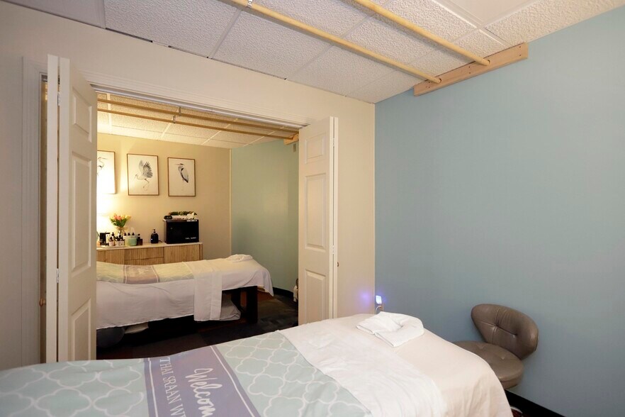 More Photos Of 597 Dartmouth St, Dartmouth Office For Sale