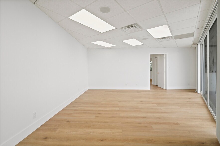 More Photos Of 4322-4334 E Tradewinds Ave, Lauderdale-by-the-Sea Loft Creative Space For Lease