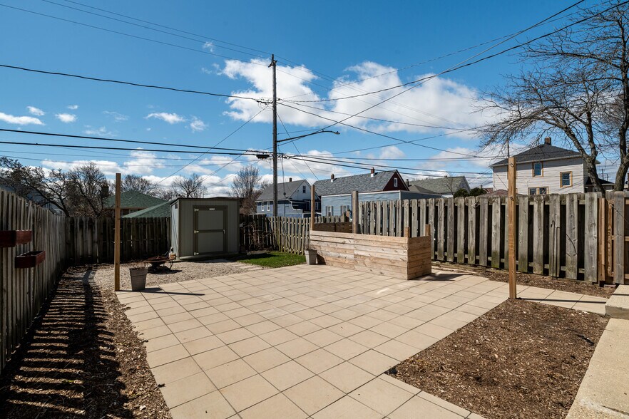 More Photos Of 3701 E Layton Ave, Cudahy Storefront Retail Residential For Sale