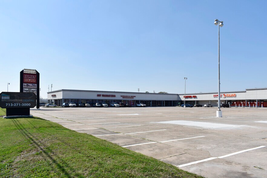 More Photos Of 9700-9950 Fondren Rd, Houston Unknown For Lease