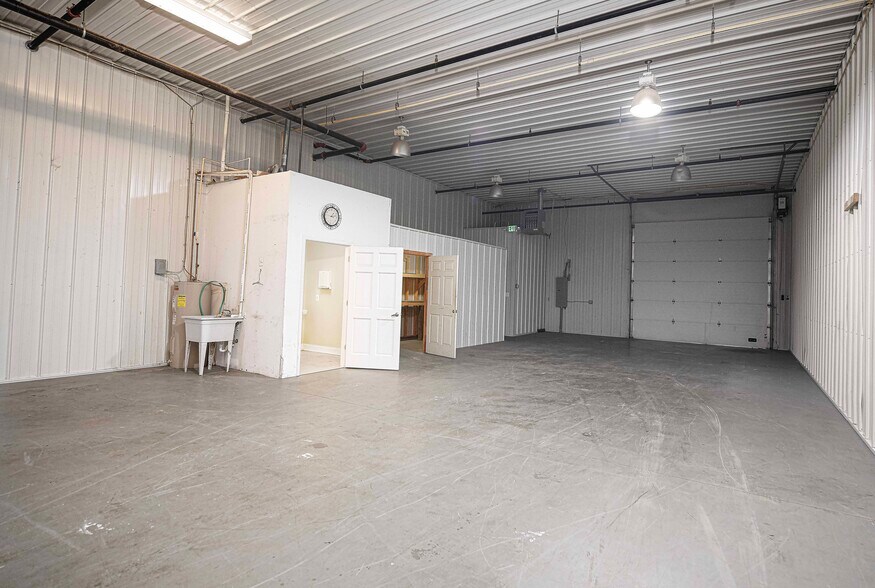 More Photos Of 350 Granary Rd, Forest Hill Flex For Lease