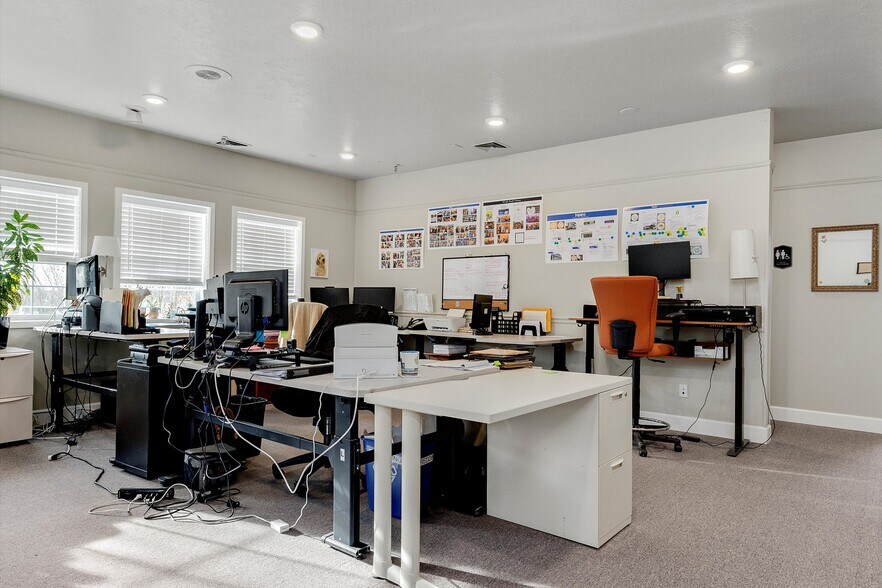 More Photos Of 113 N Elm St, Canby Restaurant For Sale