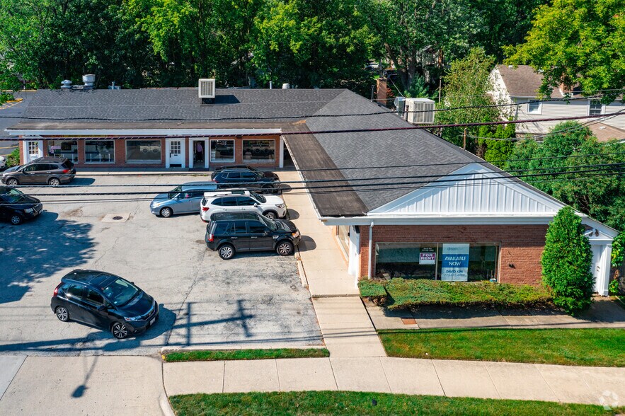 More Photos Of 3339-3347 Golf Rd, Evanston General Retail For Lease