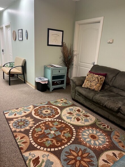 More Photos Of 10210 Hickorywood Hill Ave, Huntersville Medical For Sale