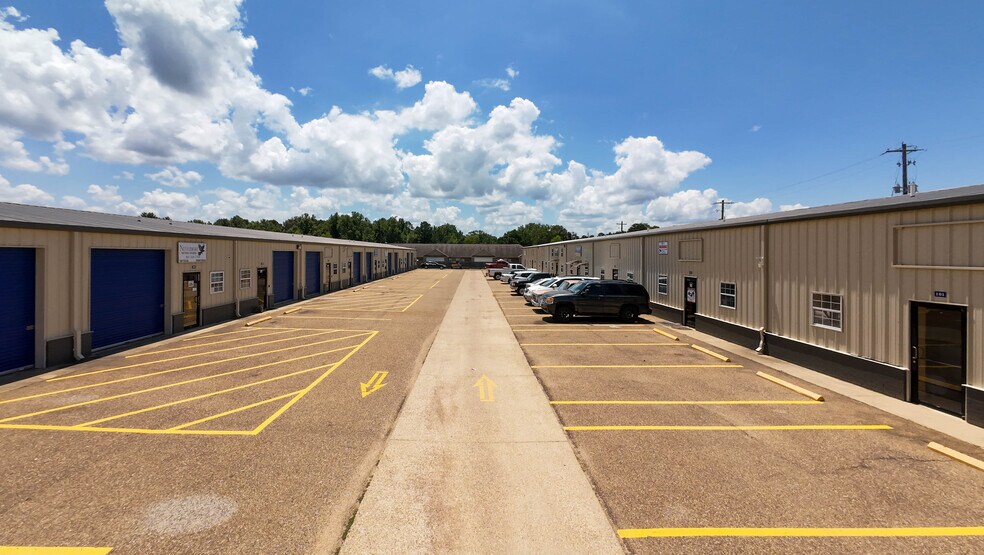 More Photos Of 4103 Kramer Ln, Texarkana Warehouse For Lease