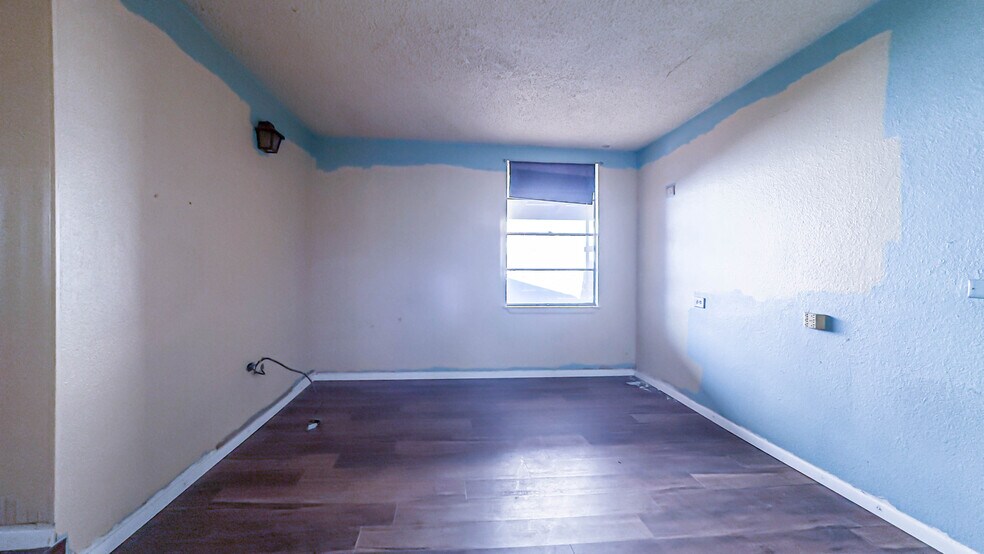 More Photos Of 719 E Highway 67, Duncanville Industrial For Sale