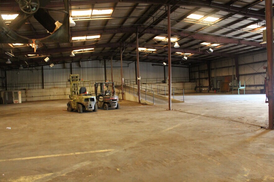 More Photos Of 7340 Bellwood Rd, Ackerman Industrial For Sale