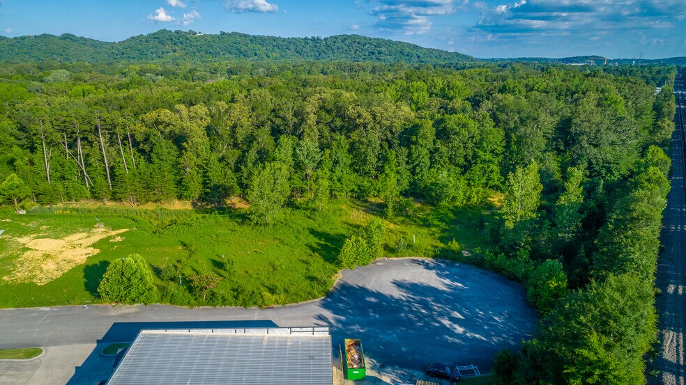 More Photos Of 2384 Apex Lane, Hixson Industrial For Lease