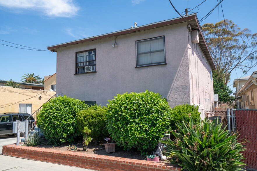 More Photos Of 1062 Termino Ave, Long Beach Apartments For Sale