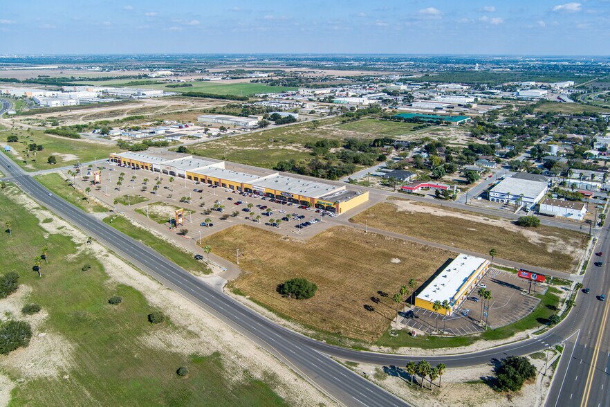 More Photos Of 701 N International Blvd, Hidalgo General Retail For Sale