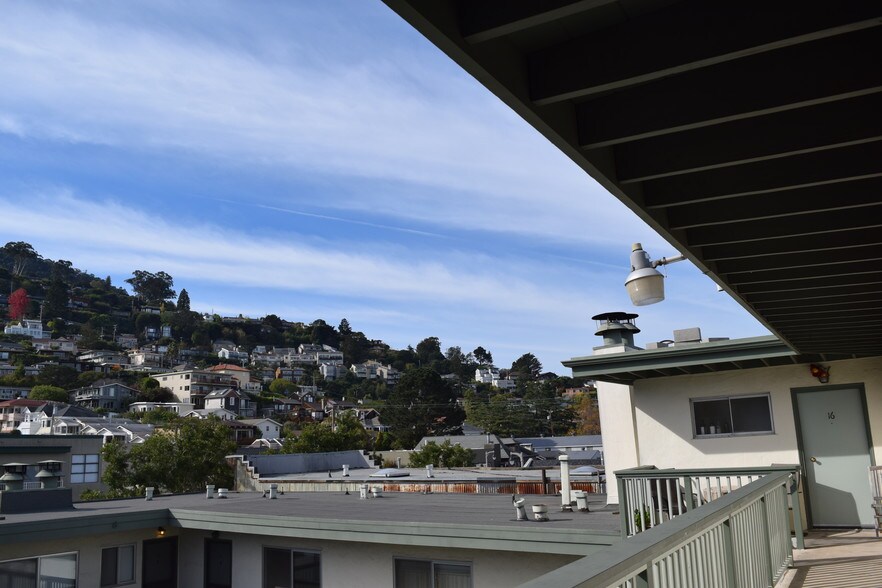 More Photos Of 206 Caledonia St, Sausalito Apartments For Sale