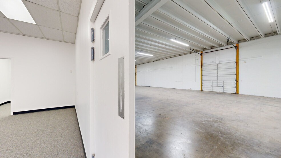 More Photos Of 3907 Warehouse Row, Austin Unknown For Lease