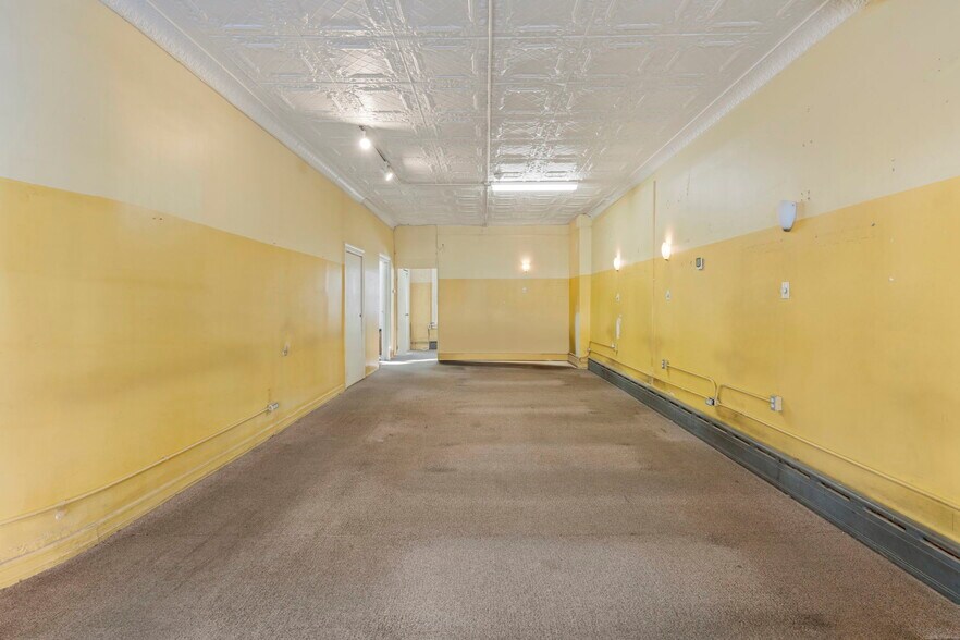 More Photos Of 289 Smith St, Brooklyn Storefront Retail Residential For Lease