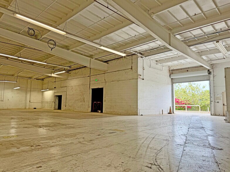 More Photos Of 6155 Carpinteria Ave, Carpinteria Warehouse For Lease