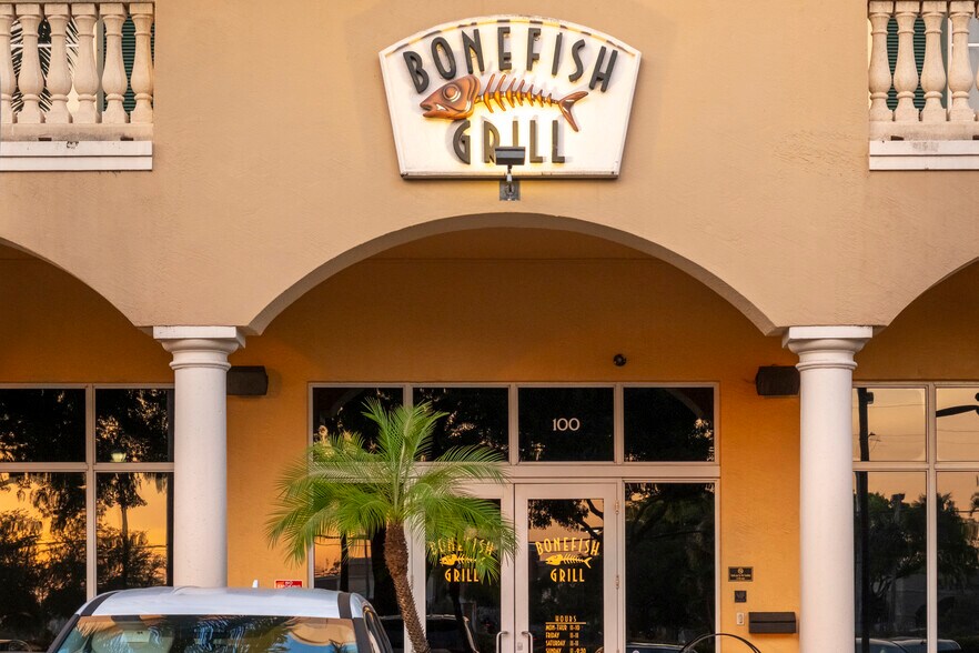 More Photos Of 1500 Gateway Blvd, Boynton Beach Office For Sale