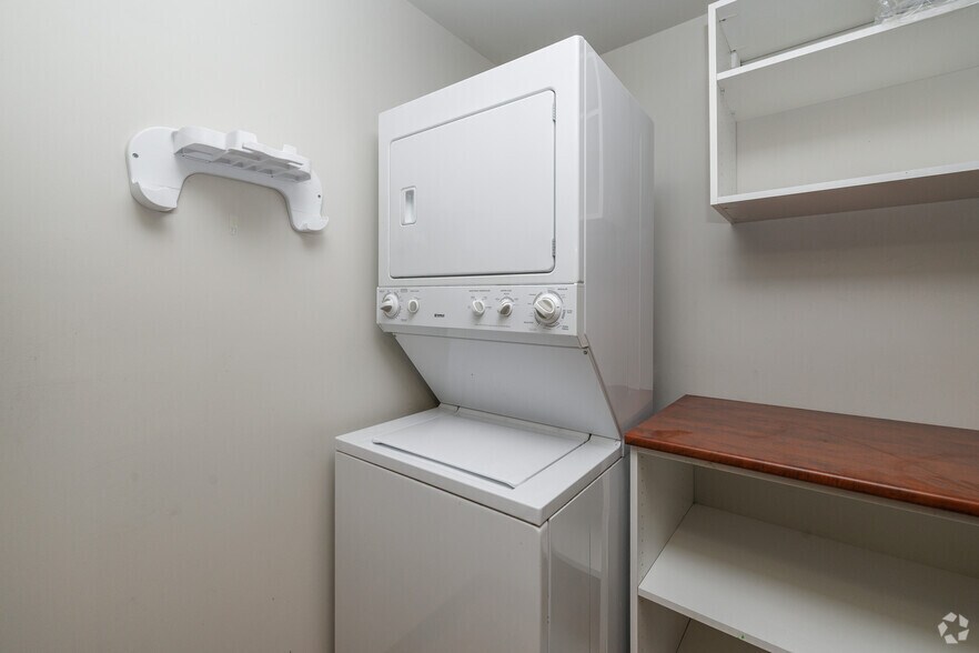 More Photos Of 4001 E Genesee St, Syracuse Apartments For Lease