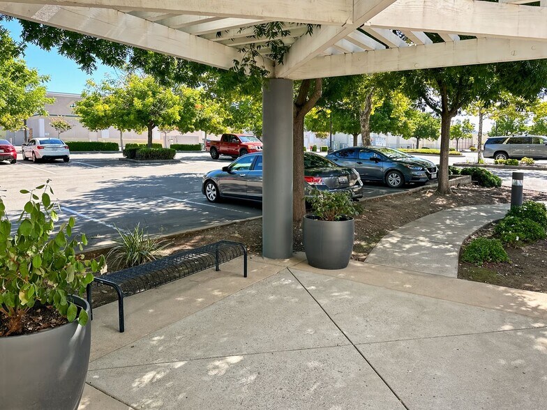 More Photos Of 785 Orchard Dr, Folsom Coworking Space