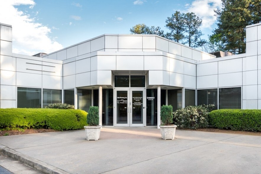 More Photos Of 1720 Phoenix Blvd, College Park Medical For Lease