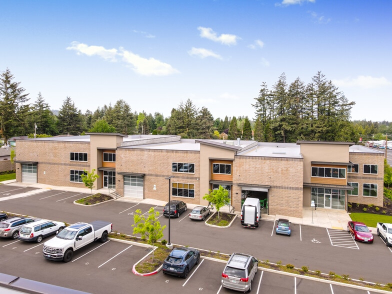 More Photos Of 21600 SE Stark St, Gresham Service For Lease