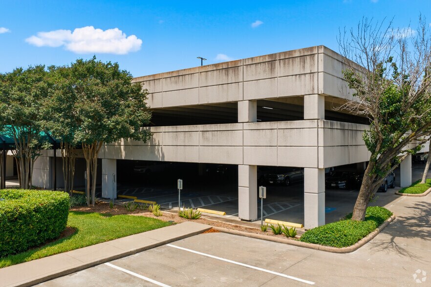 More Photos Of 11200 Richmond Ave, Houston Office For Lease