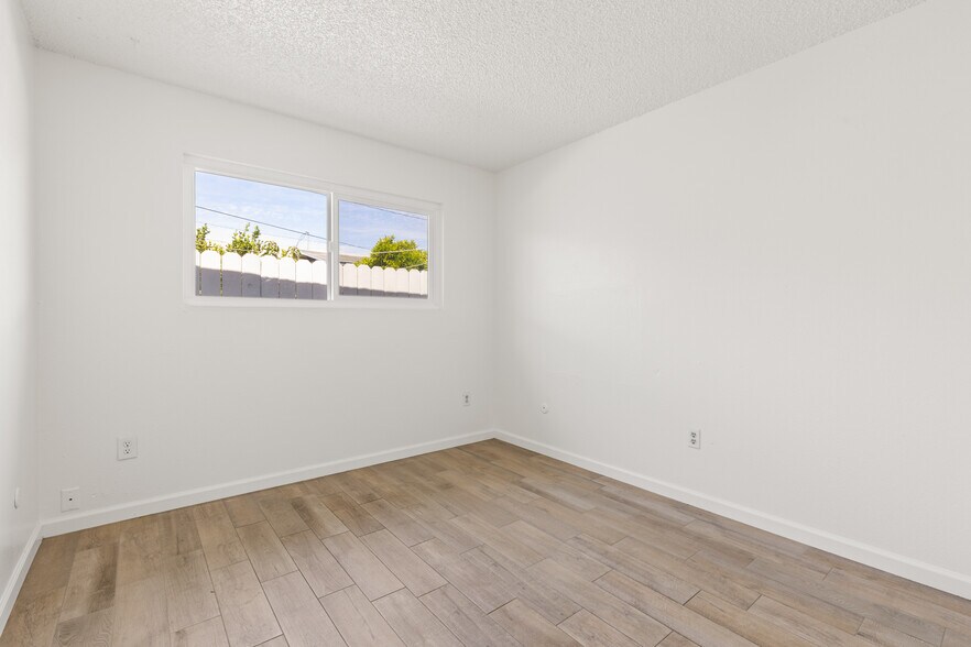 More Photos Of 4236 1/2 41st St, San Diego Apartments For Sale