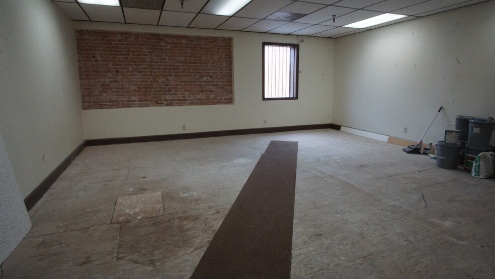 More Photos Of 120 E 4th St, Santa Ana Storefront Retail Office For Sale