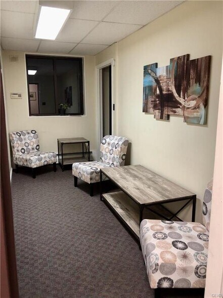 More Photos Of 860 Broad St, Emmaus Light Manufacturing For Lease
