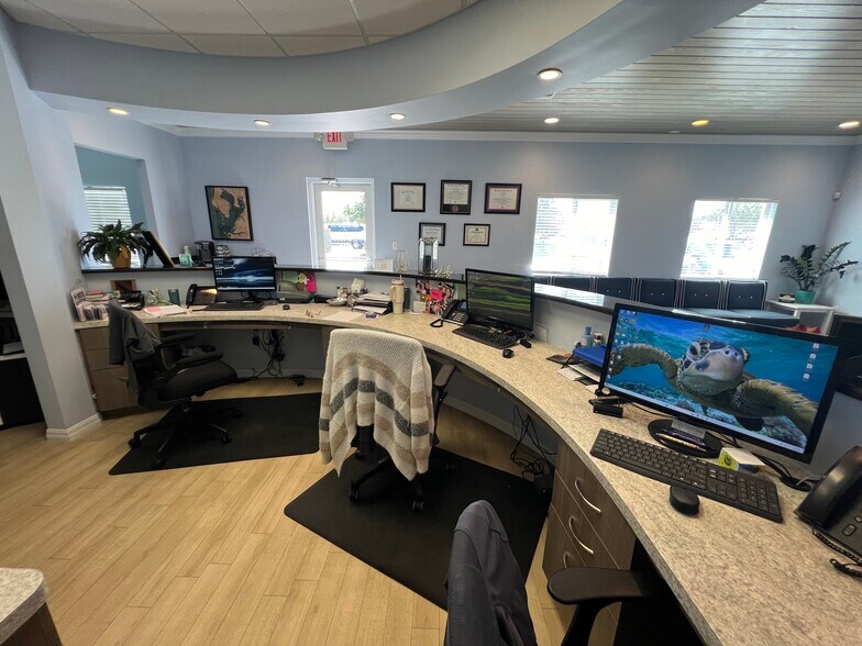 More Photos Of 13135 Kings Lake Dr, Gibsonton Medical For Lease