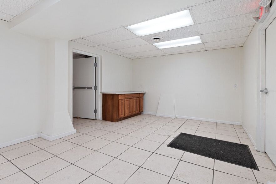 More Photos Of 1045 N Canal St, Pittsburgh Loft Creative Space For Lease