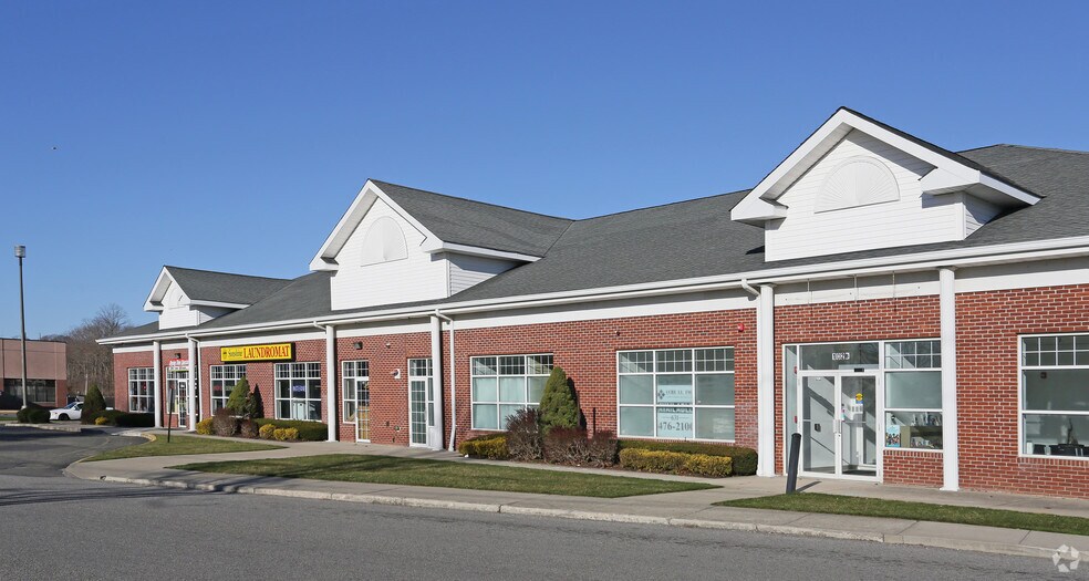 More Photos Of 102 Main St, Port Jefferson Storefront For Lease