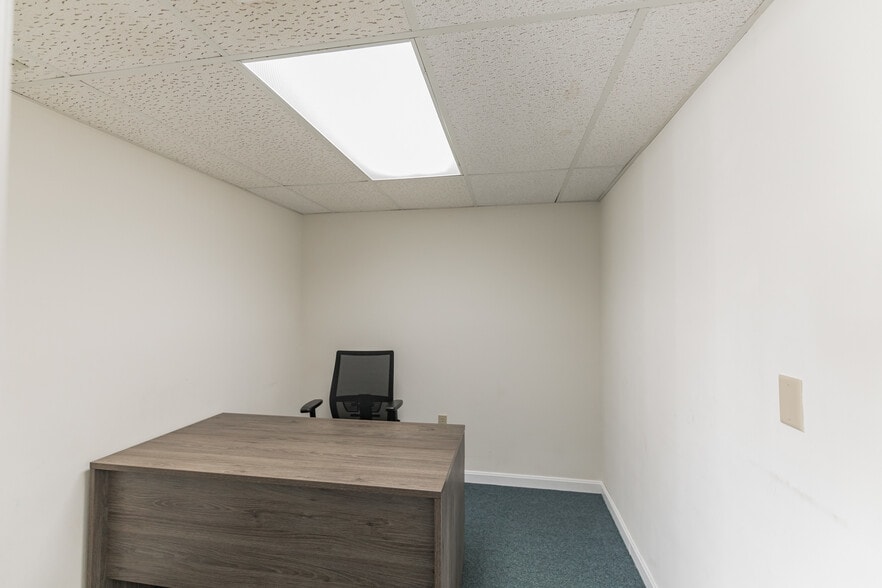 More Photos Of 34 Academy Hill Rd, Plainfield Office For Sale