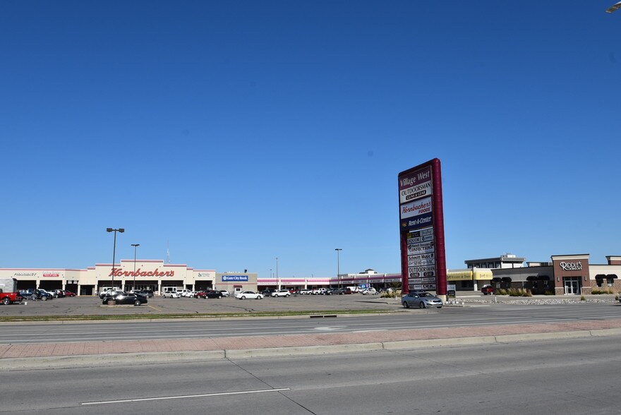 More Photos Of 4101 13th Ave S, Fargo Freestanding For Lease