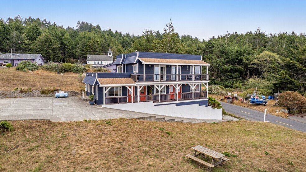 More Photos Of 129 Lower Pacific Dr, Whitethorn General Retail For Sale