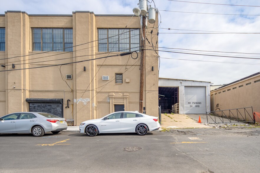 Primary Photo Of 86-90 Forrest St, Jersey City Warehouse For Lease