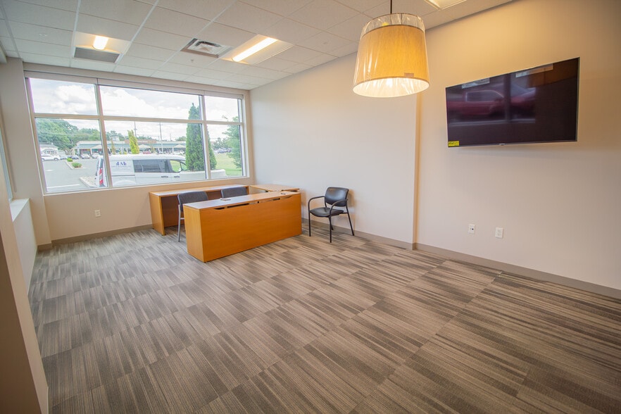 More Photos Of 1712 Route 9, Halfmoon Office For Lease