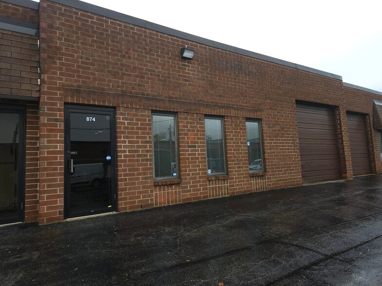 More Photos Of 840-876 N Ridge Ave, Lombard Warehouse For Lease