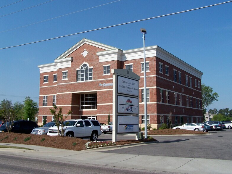 More Photos Of 1540 Purdue Dr, Fayetteville Medical For Lease