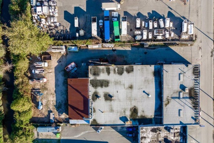 More Photos Of 5085 Regent St, Burnaby Warehouse For Sale