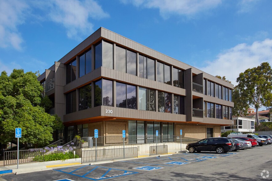 More Photos Of 230 Newport Center Dr, Newport Beach Office For Lease