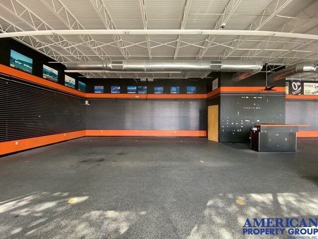 More Photos Of 4300 S Tamiami Trl, Sarasota General Retail For Sale
