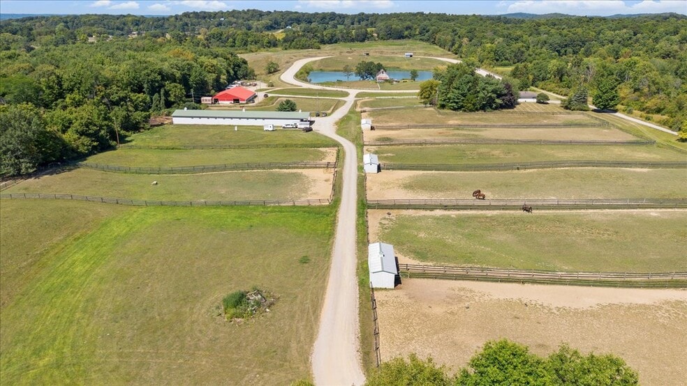 More Photos Of 7233 National Rd, Thornville Horse Stables For Sale