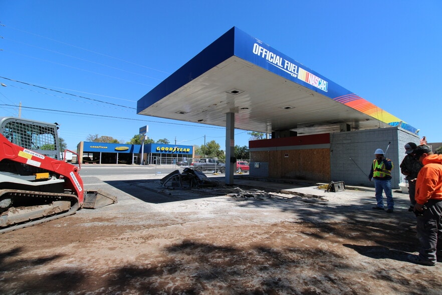 More Photos Of 4586 San Juan Ave, Jacksonville Service Station For Sale