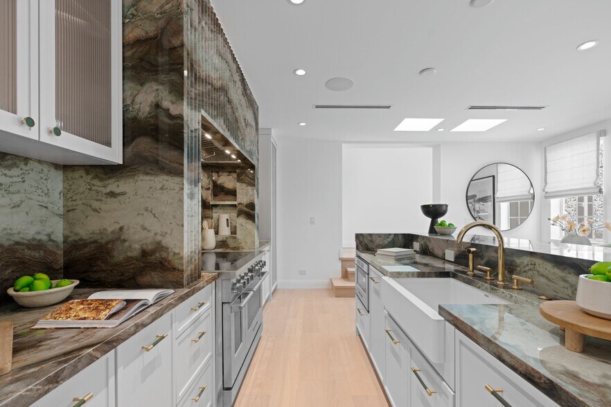 More Photos Of 255 Royal Poinciana Way, Palm Beach Storefront Retail Residential For Sale