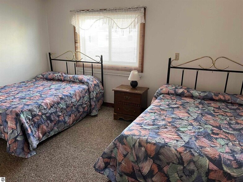 More Photos Of 10360 West Shore Dr, Houghton Lake Hospitality For Sale