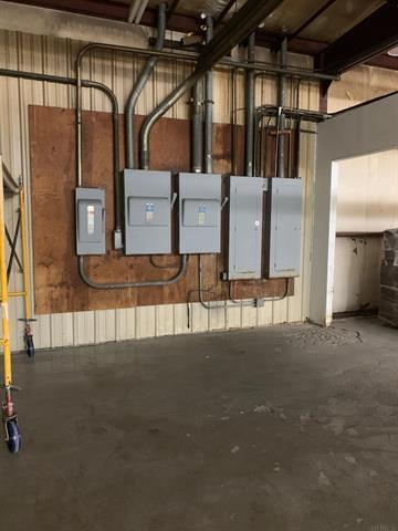 More Photos Of 505 Walnut St, Shirley Distribution For Lease