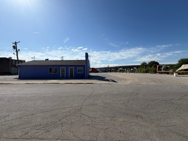 More Photos Of 41 Lyon Ave, Kansas City Freestanding For Lease