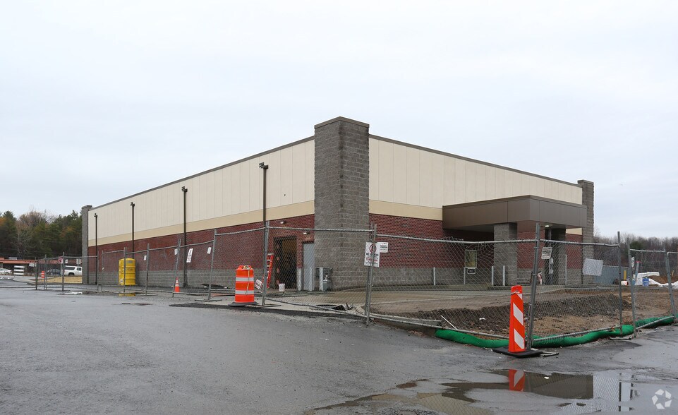 More Photos Of 1022-1028 Route 146, Clifton Park Convenience Store For Lease