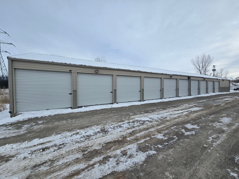 More Photos Of 2285 Northern Rd, Neenah Specialty For Sale