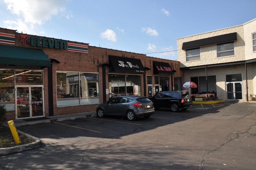 More Photos Of 2010 N Damen Ave, Chicago General Retail For Lease