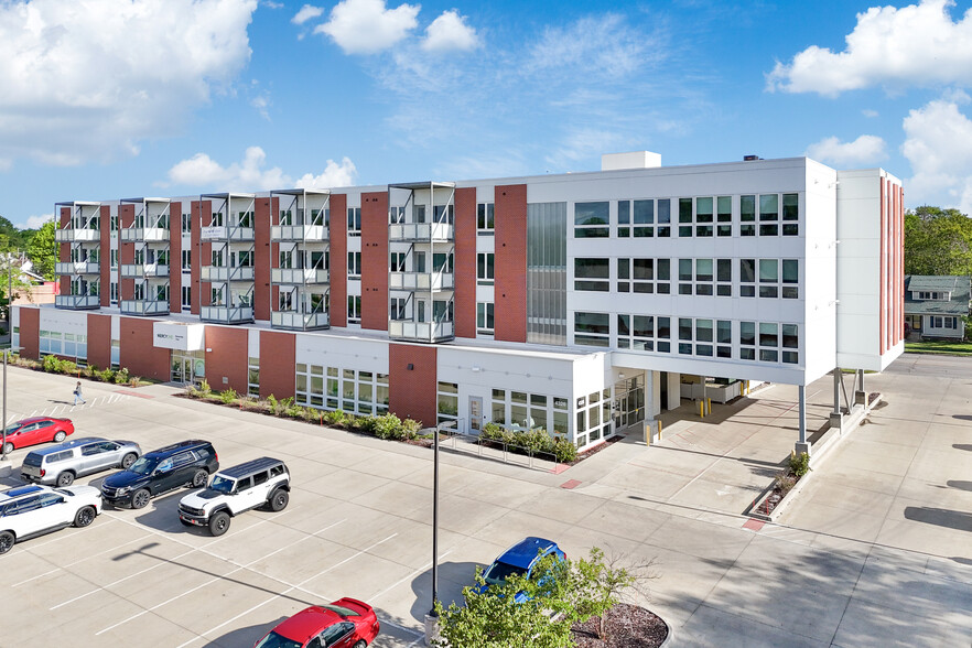 More Photos Of 4326 Hickman Rd, Des Moines Apartments For Sale